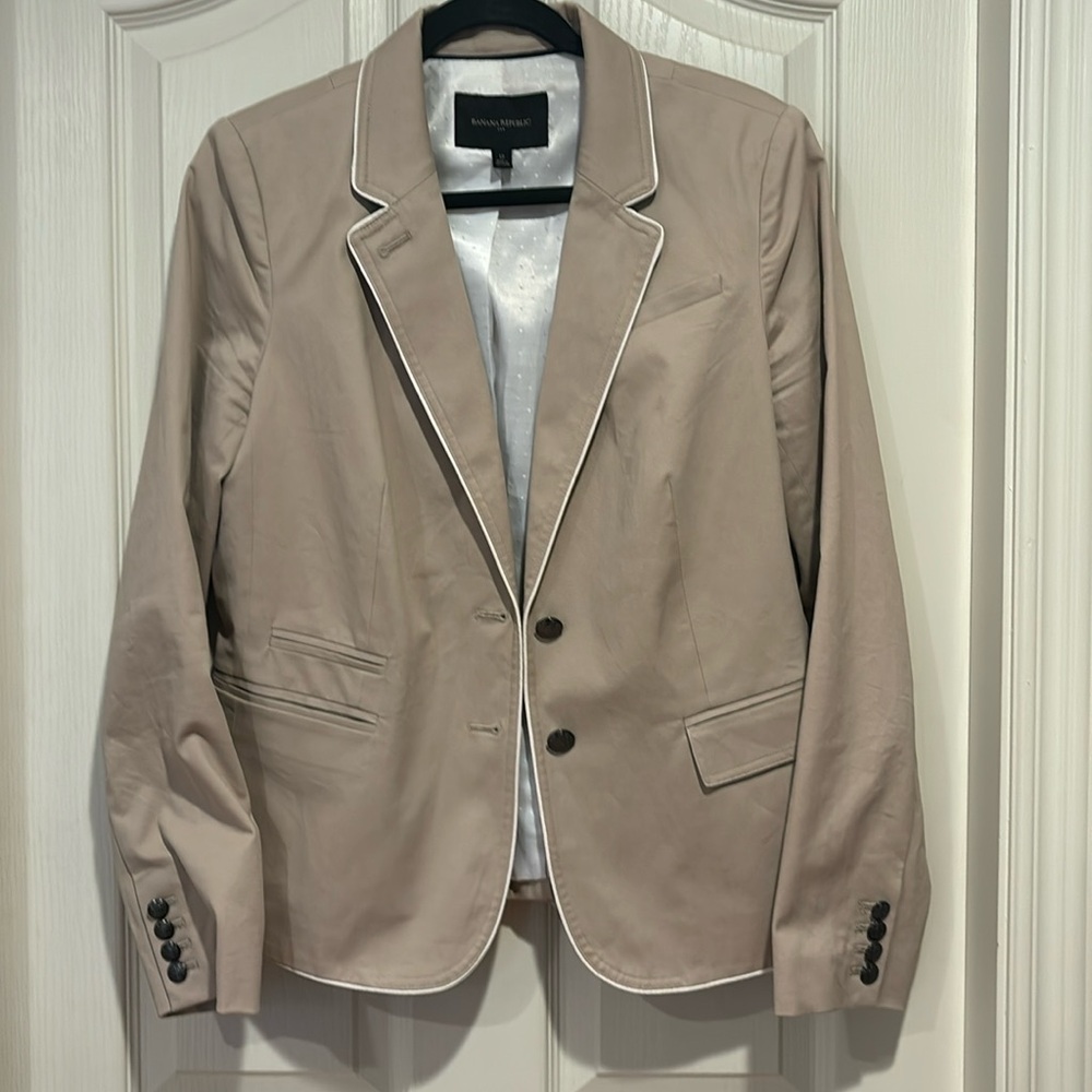 Banana Republic Women's Taupe Blazer with White Piping